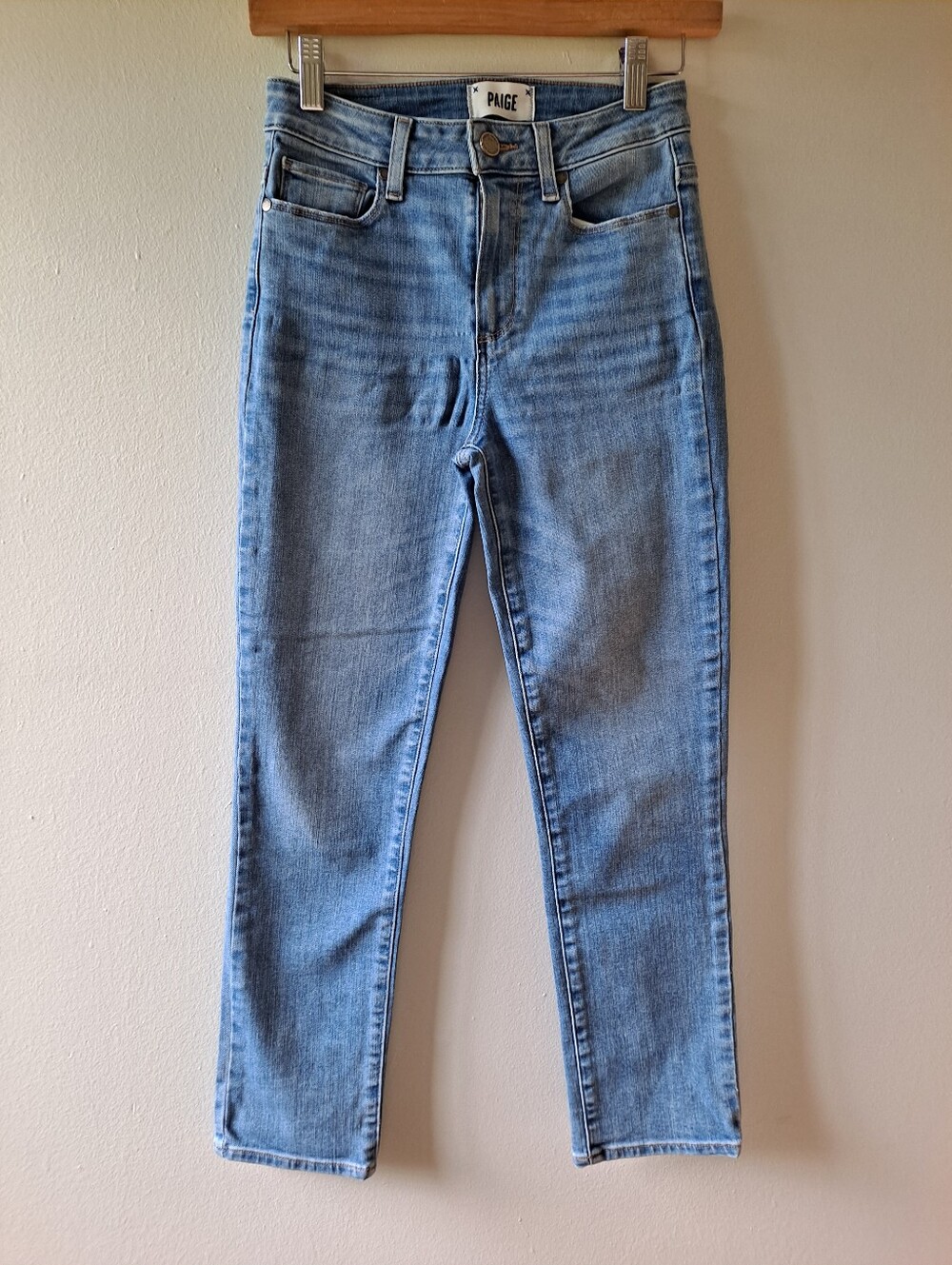 Paige Hoxton Slim Crop Jeans. Size 25